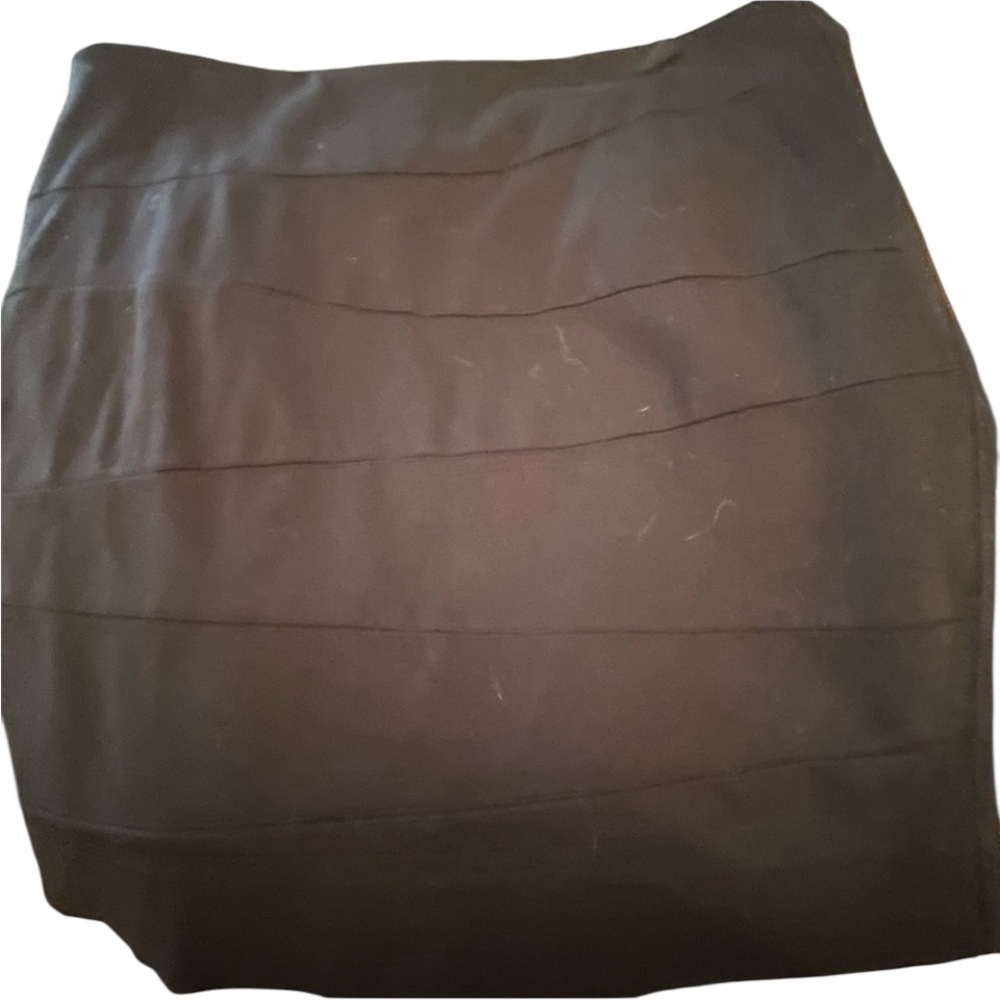White House Black Market size 12 black skirt side zip , stretch above the knee